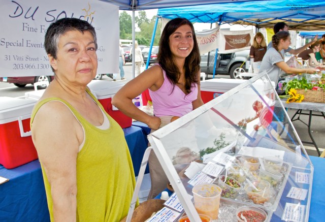 l. to r. Soledad Castillo Blanko, Maria Munoz Del Castillo. Du Soleil. Westport Farmers Market. ©Mardi Welch Dickinson/Kymry Group™ All Rights Reserved