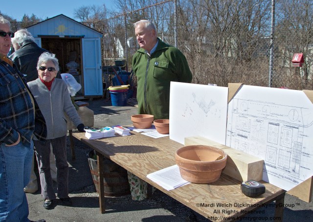 Bedford 2020 VegOut Event held at the Mt. kisco Elelmentary School Community Garden, Mt Kisco, NY. April 6, 2013. ©Mardi Welch Dickinson/Kymry Group. All Rights Reserved.