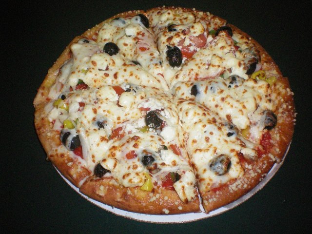 Pizza at Eagle's Nest Sweet Retreat™. Photo Courtesy of ©Eagle's Nest Sweet Retreat™ All Rights Reserved.