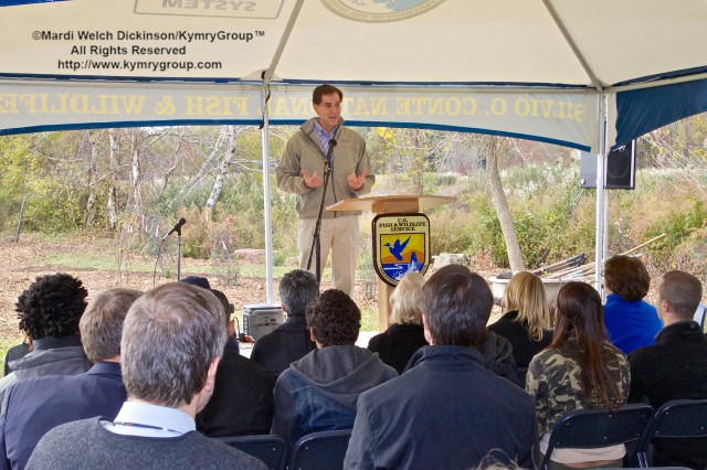 Dan Ashe, Director, US Fish and Wildlife Service, takls to a full house at  Audubon's Connecticut's  Urban Oases program celebration. Barnard Nature Center, West River Memorial Park, New Haven, CT. ©Mardi Welch Dickinson/ KymryGroup. All Rights Reserved. 